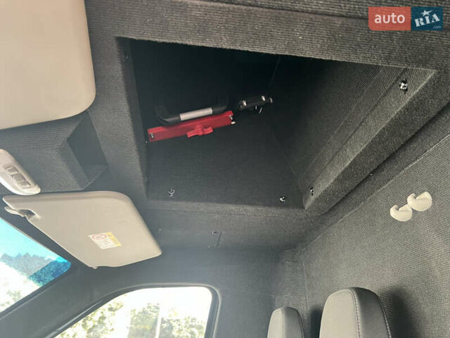 Белый Форд Транзит, объемом двигателя 2 л и пробегом 250 тыс. км за 71994 $, фото 10 на Automoto.ua