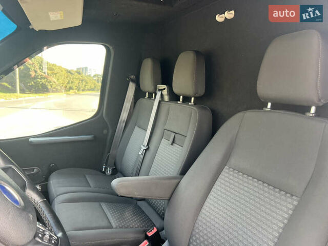 Белый Форд Транзит, объемом двигателя 2 л и пробегом 250 тыс. км за 71994 $, фото 11 на Automoto.ua