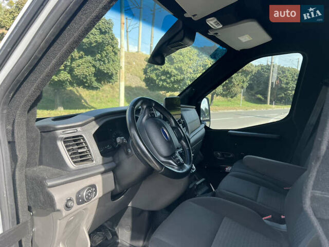 Белый Форд Транзит, объемом двигателя 2 л и пробегом 250 тыс. км за 71994 $, фото 8 на Automoto.ua