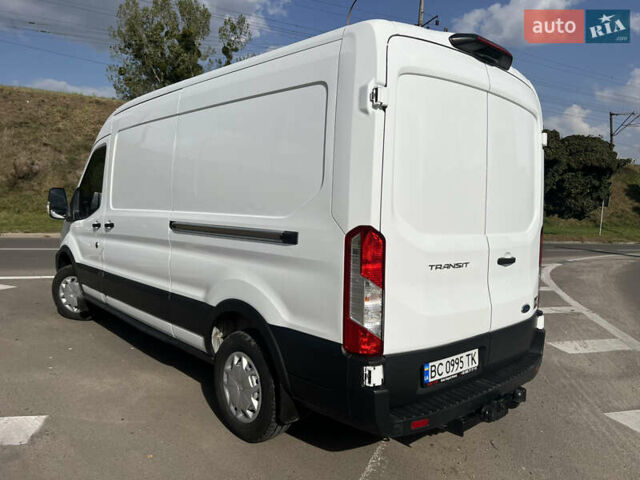 Белый Форд Транзит, объемом двигателя 2 л и пробегом 250 тыс. км за 71994 $, фото 4 на Automoto.ua