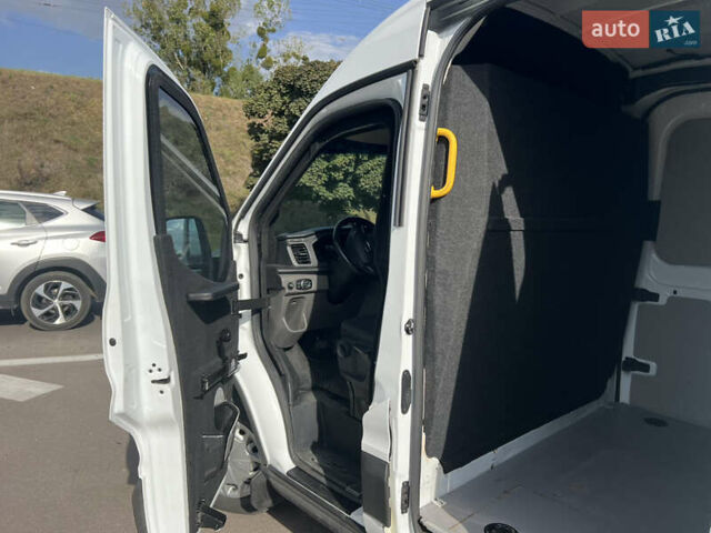 Белый Форд Транзит, объемом двигателя 2 л и пробегом 250 тыс. км за 71994 $, фото 5 на Automoto.ua