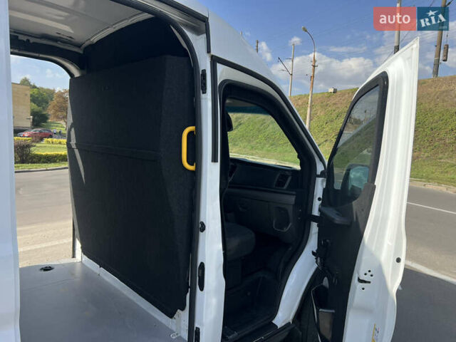 Белый Форд Транзит, объемом двигателя 2 л и пробегом 250 тыс. км за 71994 $, фото 13 на Automoto.ua