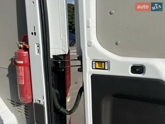 Белый Форд Транзит, объемом двигателя 2 л и пробегом 250 тыс. км за 71994 $, фото 29 на Automoto.ua