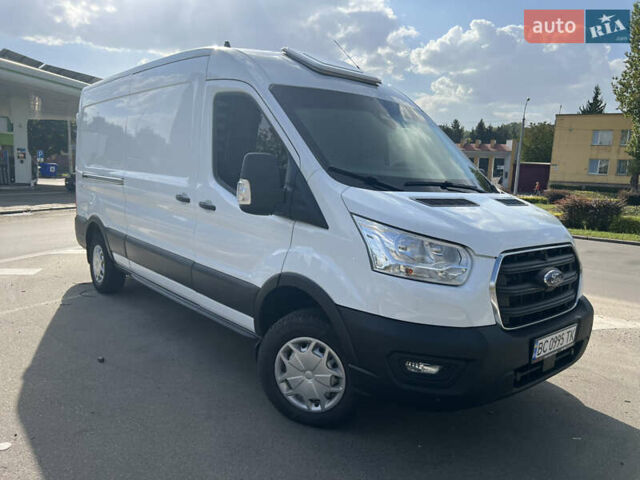 Белый Форд Транзит, объемом двигателя 2 л и пробегом 250 тыс. км за 71994 $, фото 2 на Automoto.ua