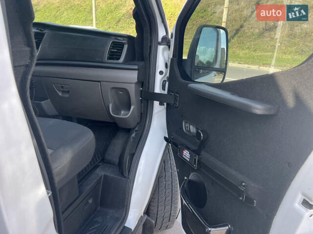 Белый Форд Транзит, объемом двигателя 2 л и пробегом 250 тыс. км за 71994 $, фото 16 на Automoto.ua