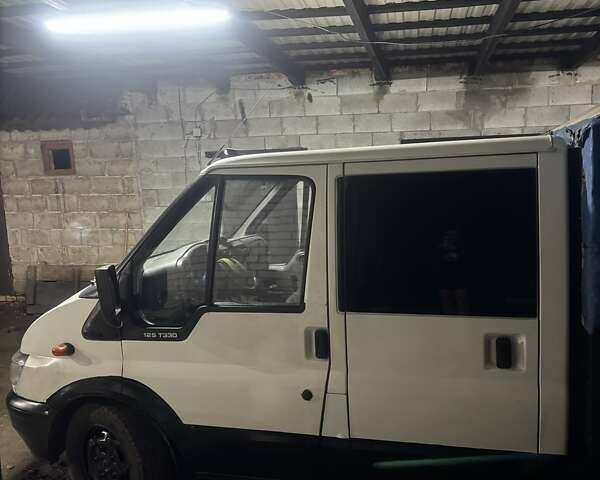 Белый Форд Транзит, объемом двигателя 2.4 л и пробегом 685 тыс. км за 11000 $, фото 1 на Automoto.ua