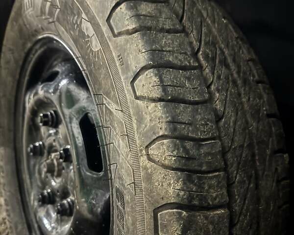 Белый Форд Транзит, объемом двигателя 2.4 л и пробегом 685 тыс. км за 11000 $, фото 6 на Automoto.ua