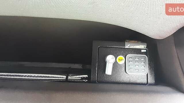 Белый Форд Транзит, объемом двигателя 2 л и пробегом 413 тыс. км за 5354 $, фото 14 на Automoto.ua