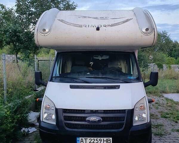 Белый Форд Транзит, объемом двигателя 2.2 л и пробегом 240 тыс. км за 35542 $, фото 3 на Automoto.ua