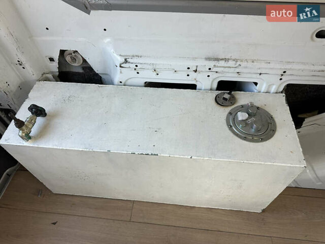 Белый Форд Транзит, объемом двигателя 2.2 л и пробегом 210 тыс. км за 14500 $, фото 37 на Automoto.ua