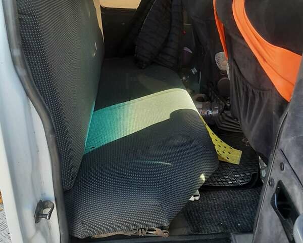 Белый Форд Транзит, объемом двигателя 2.5 л и пробегом 370 тыс. км за 8500 $, фото 4 на Automoto.ua