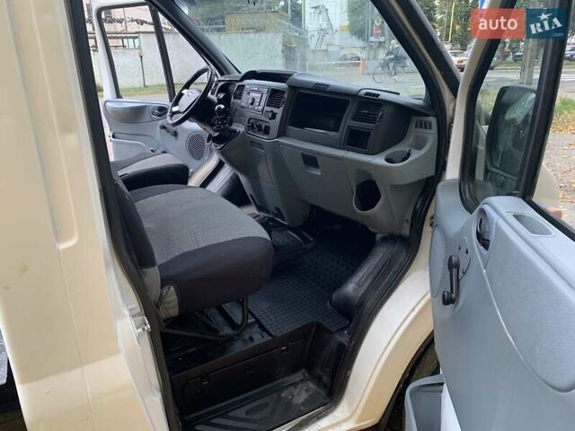 Білий Форд Транзит, об'ємом двигуна 2.4 л та пробігом 360 тис. км за 9700 $, фото 4 на Automoto.ua