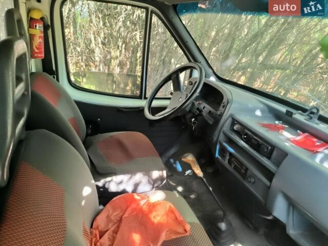 Білий Форд Транзит, об'ємом двигуна 2.5 л та пробігом 500 тис. км за 1450 $, фото 3 на Automoto.ua