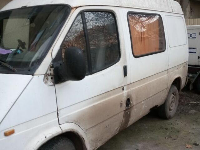 Белый Форд Транзит, объемом двигателя 2 л и пробегом 800 тыс. км за 1000 $, фото 1 на Automoto.ua