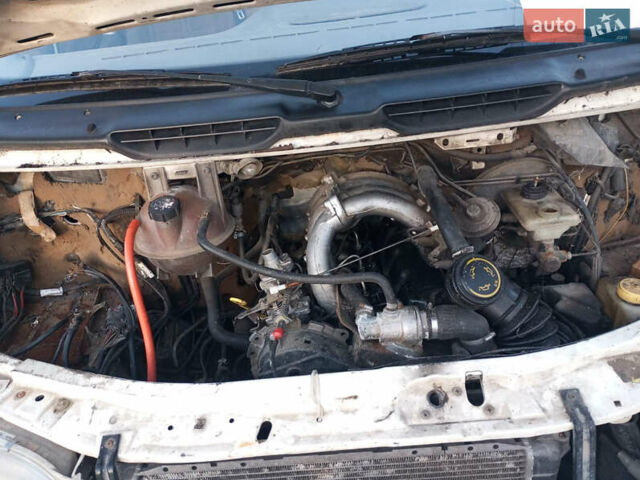 Белый Форд Транзит, объемом двигателя 2.5 л и пробегом 50 тыс. км за 1400 $, фото 6 на Automoto.ua