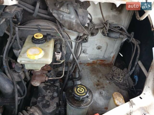 Белый Форд Транзит, объемом двигателя 2.5 л и пробегом 379 тыс. км за 1700 $, фото 4 на Automoto.ua