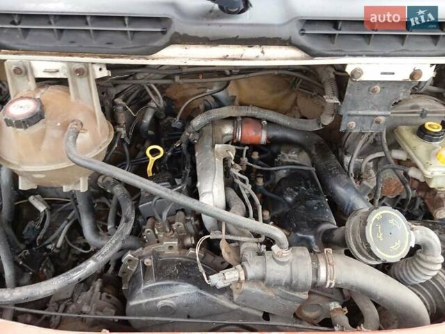 Белый Форд Транзит, объемом двигателя 2.5 л и пробегом 379 тыс. км за 1700 $, фото 9 на Automoto.ua