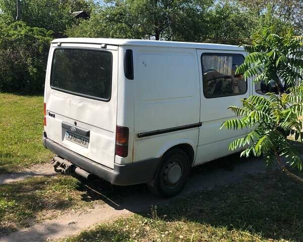 Білий Форд Транзит, об'ємом двигуна 2.5 л та пробігом 380 тис. км за 3200 $, фото 3 на Automoto.ua