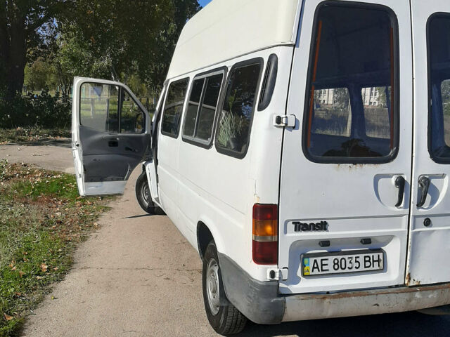 Белый Форд Транзит, объемом двигателя 2.5 л и пробегом 2 тыс. км за 4000 $, фото 6 на Automoto.ua