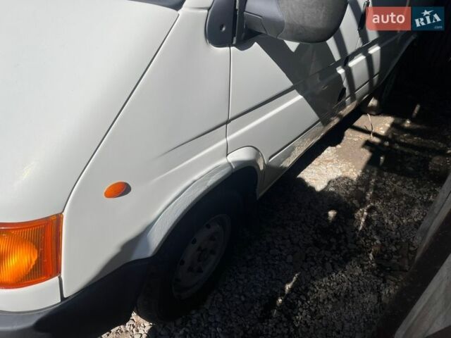 Білий Форд Транзит, об'ємом двигуна 2.5 л та пробігом 411 тис. км за 4000 $, фото 2 на Automoto.ua