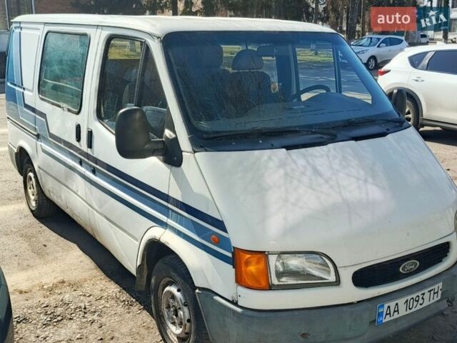 Белый Форд Транзит, объемом двигателя 2.5 л и пробегом 300 тыс. км за 2700 $, фото 1 на Automoto.ua
