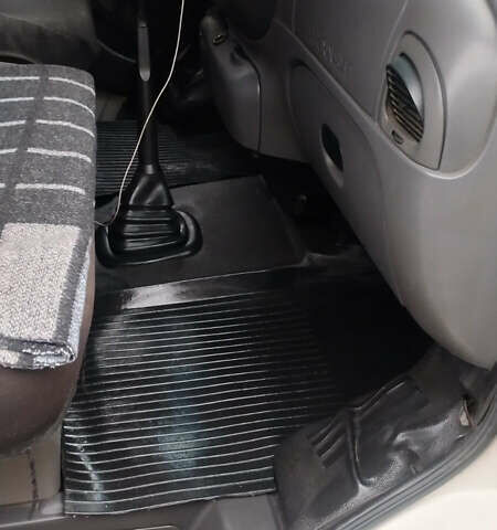 Білий Форд Транзит, об'ємом двигуна 2.4 л та пробігом 560 тис. км за 4200 $, фото 8 на Automoto.ua