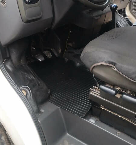 Білий Форд Транзит, об'ємом двигуна 2.4 л та пробігом 560 тис. км за 4200 $, фото 6 на Automoto.ua