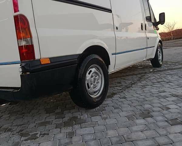 Білий Форд Транзит, об'ємом двигуна 2.4 л та пробігом 450 тис. км за 3600 $, фото 3 на Automoto.ua