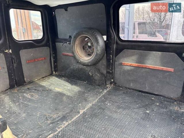 Белый Форд Транзит, объемом двигателя 2 л и пробегом 300 тыс. км за 2999 $, фото 9 на Automoto.ua