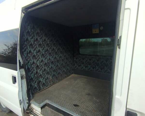 Белый Форд Транзит, объемом двигателя 2.4 л и пробегом 473 тыс. км за 5000 $, фото 7 на Automoto.ua