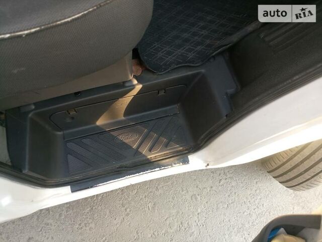 Білий Форд Транзит, об'ємом двигуна 2 л та пробігом 358 тис. км за 5800 $, фото 8 на Automoto.ua