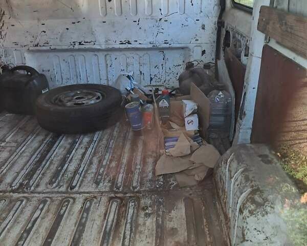 Белый Форд Транзит, объемом двигателя 2 л и пробегом 475 тыс. км за 2000 $, фото 1 на Automoto.ua