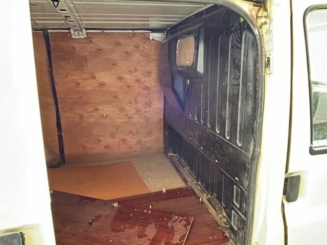 Белый Форд Транзит, объемом двигателя 2 л и пробегом 490 тыс. км за 3300 $, фото 8 на Automoto.ua