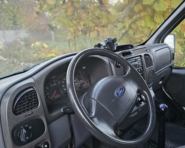 Форд Транзит 2004 у Чернівцях на Automoto.ua Білий Форд Транзит, об'ємом двигуна 2 л та пробігом 335 тис. км за 5600 $, фото 26 на Automoto.ua