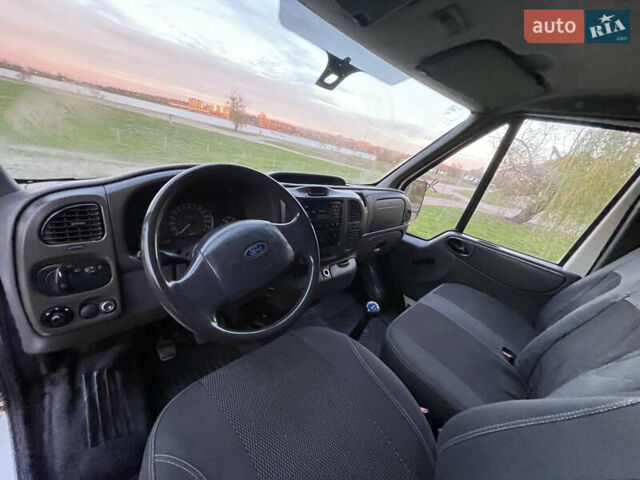 Форд Транзит 2004 у Миколаєві на Automoto.ua Білий Форд Транзит, об'ємом двигуна 2.4 л та пробігом 214 тис. км за 4600 $, фото 8 на Automoto.ua