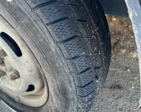 Белый Форд Транзит, объемом двигателя 2 л и пробегом 446 тыс. км за 3800 $, фото 1 на Automoto.ua