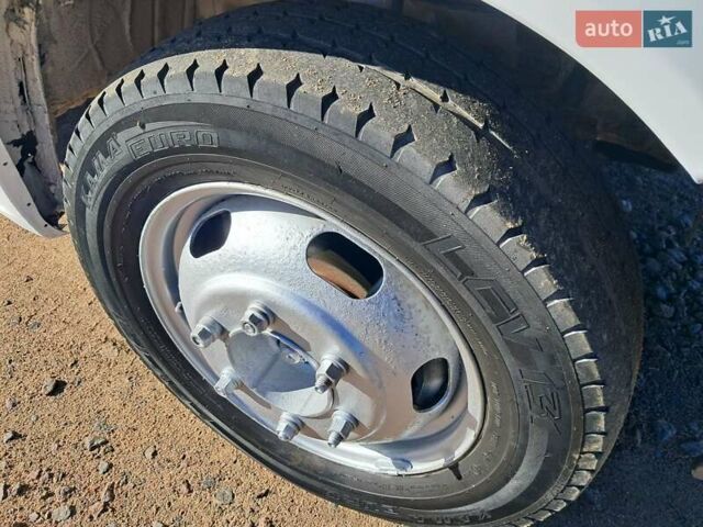 Белый Форд Транзит, объемом двигателя 2.4 л и пробегом 100 тыс. км за 6500 $, фото 13 на Automoto.ua