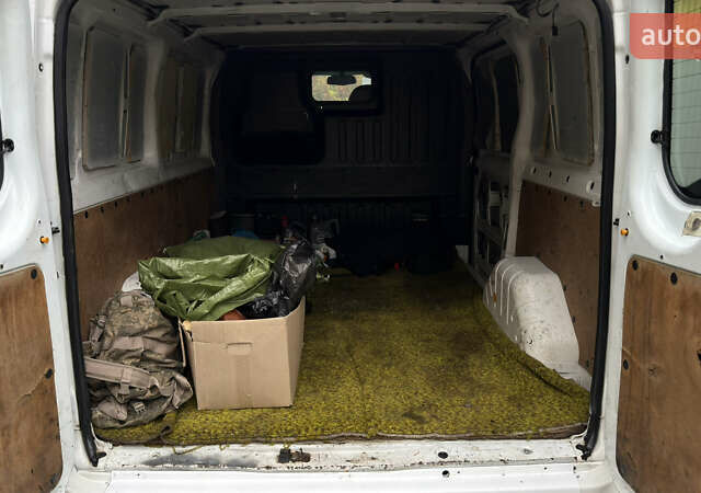 Форд Транзит 2006 у Харкові на Automoto.ua Білий Форд Транзит, об'ємом двигуна 2.2 л та пробігом 280 тис. км за 7500 $, фото 10 на Automoto.ua