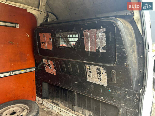 Білий Форд Транзит, об'ємом двигуна 2 л та пробігом 450 тис. км за 4799 $, фото 28 на Automoto.ua
