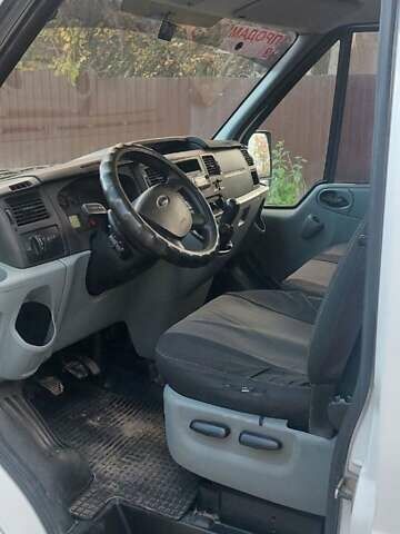 Форд Транзит 2007 в Хотине на Automoto.ua Белый Форд Транзит, объемом двигателя 2.2 л и пробегом 506 тыс. км за 6200 $, фото 4 на Automoto.ua