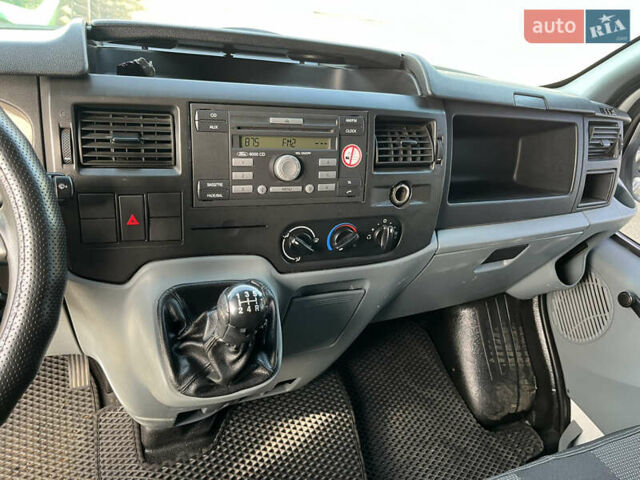 Білий Форд Транзит, об'ємом двигуна 2.4 л та пробігом 500 тис. км за 8300 $, фото 11 на Automoto.ua