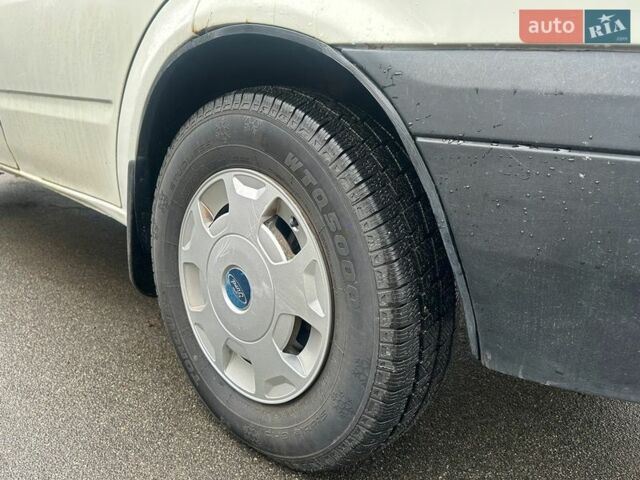Белый Форд Транзит, объемом двигателя 2.4 л и пробегом 343 тыс. км за 6690 $, фото 5 на Automoto.ua