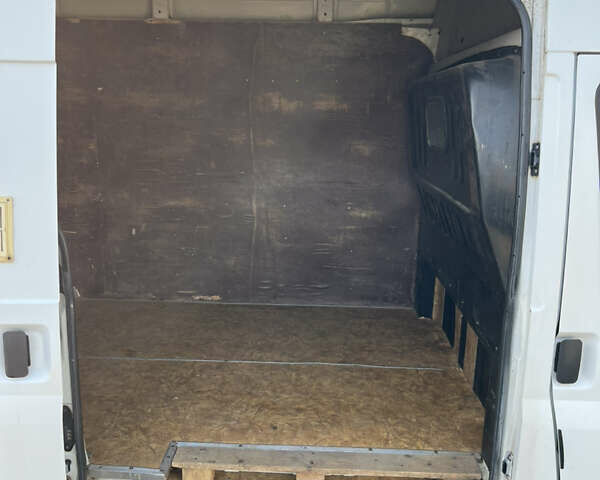 Білий Форд Транзит, об'ємом двигуна 2.4 л та пробігом 500 тис. км за 8300 $, фото 3 на Automoto.ua