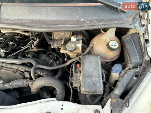 Белый Форд Транзит, объемом двигателя 2.4 л и пробегом 431 тыс. км за 9000 $, фото 26 на Automoto.ua