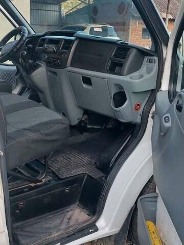 Форд Транзит 2007 в Хотине на Automoto.ua Белый Форд Транзит, объемом двигателя 2.2 л и пробегом 506 тыс. км за 6200 $, фото 7 на Automoto.ua