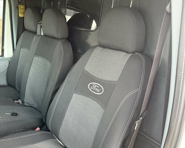 Белый Форд Транзит, объемом двигателя 2.4 л и пробегом 500 тыс. км за 8300 $, фото 13 на Automoto.ua