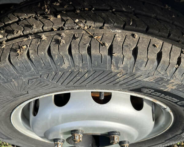 Білий Форд Транзит, об'ємом двигуна 2.4 л та пробігом 500 тис. км за 8300 $, фото 9 на Automoto.ua