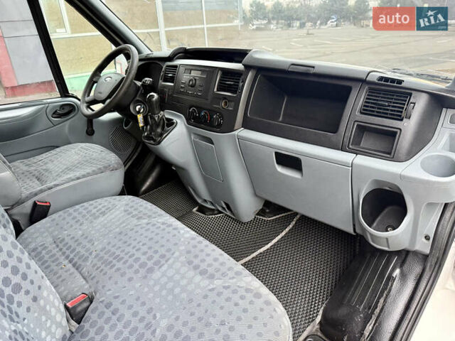 Белый Форд Транзит, объемом двигателя 2.4 л и пробегом 400 тыс. км за 9200 $, фото 20 на Automoto.ua