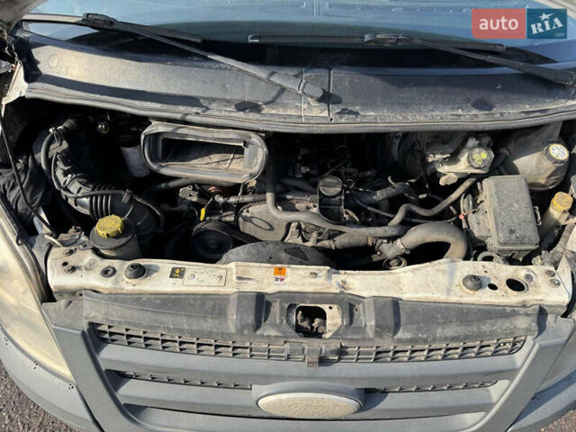 Белый Форд Транзит, объемом двигателя 2.4 л и пробегом 699 тыс. км за 7000 $, фото 6 на Automoto.ua