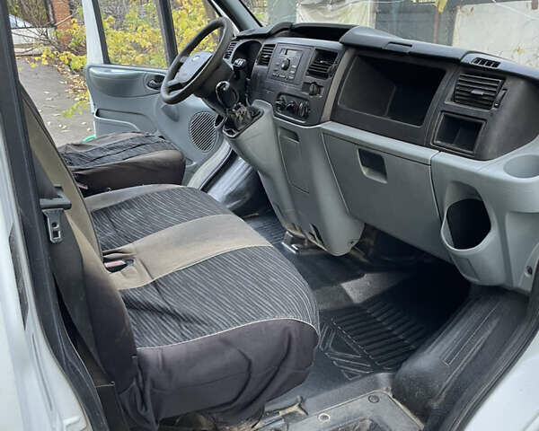 Белый Форд Транзит, объемом двигателя 2.2 л и пробегом 290 тыс. км за 4500 $, фото 8 на Automoto.ua